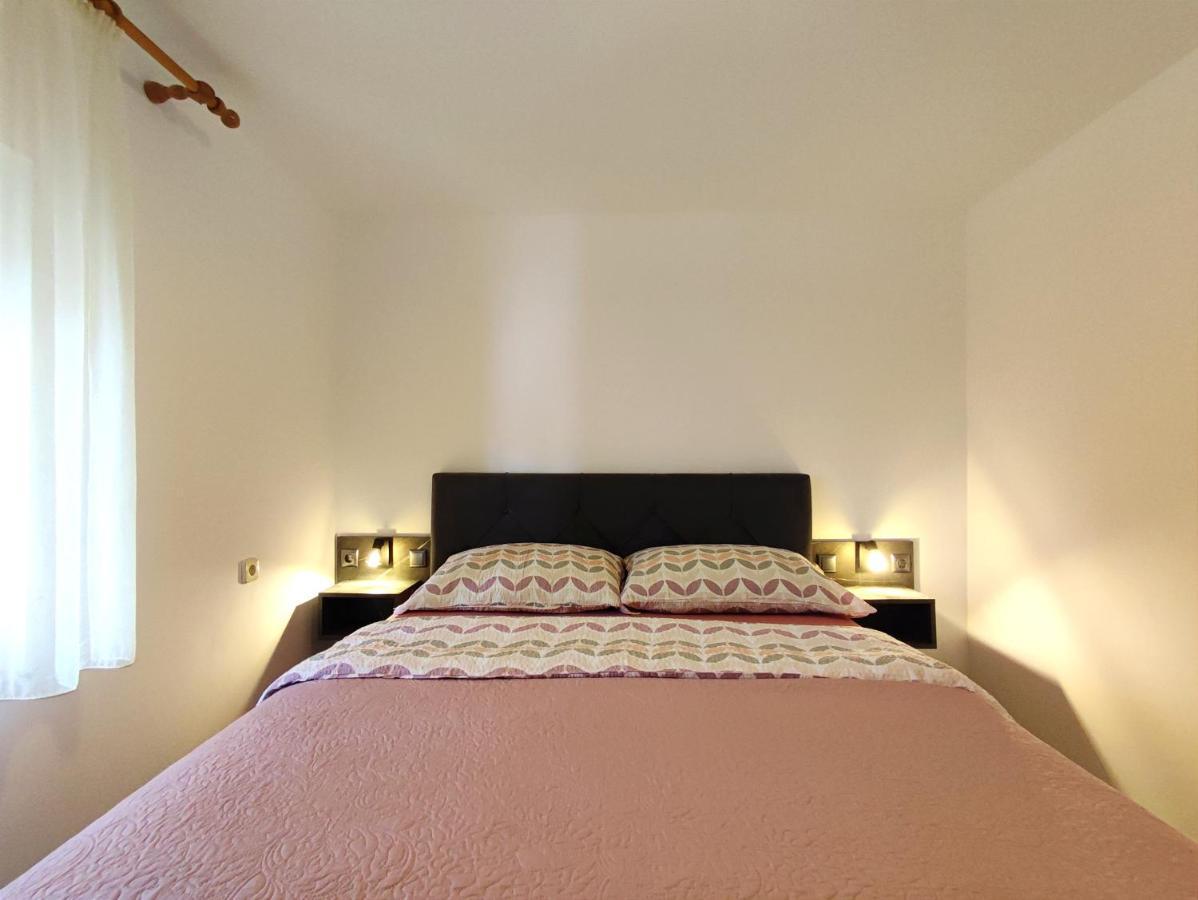 Apartments Jolic Вир Екстер'єр фото