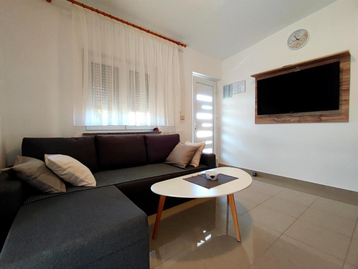 Apartments Jolic Вир Екстер'єр фото