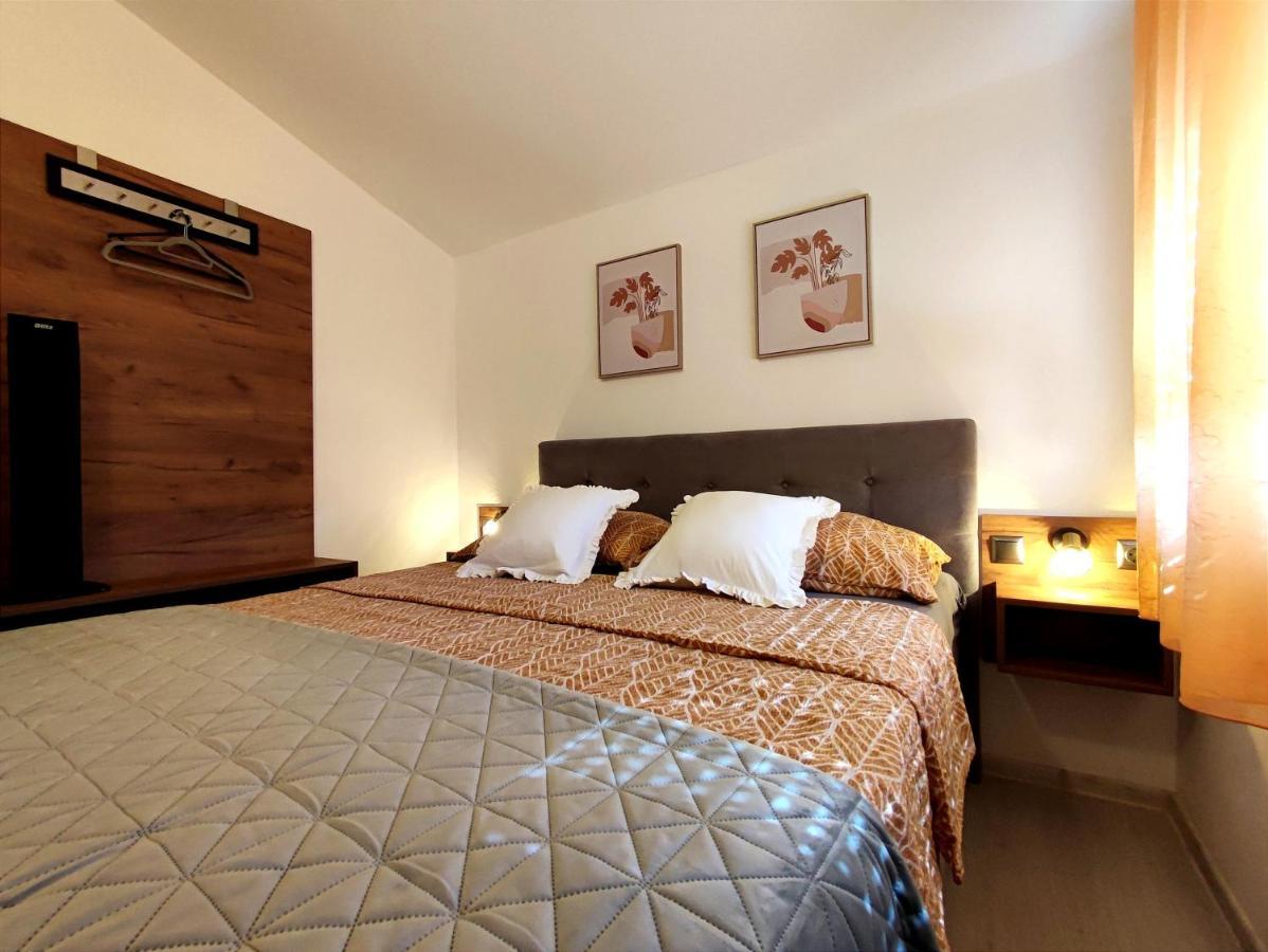 Apartments Jolic Вир Екстер'єр фото